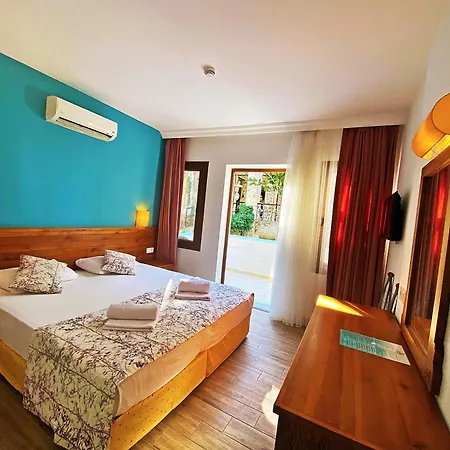 Hotel Zehra Tatil Koeyue 4*